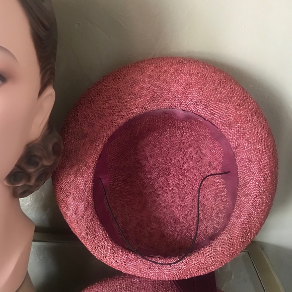 DELIGHTFUL1930S\' SALMON COLORED STRAW HAT WITH MULTI COLORED GROSGRAIN BOWS